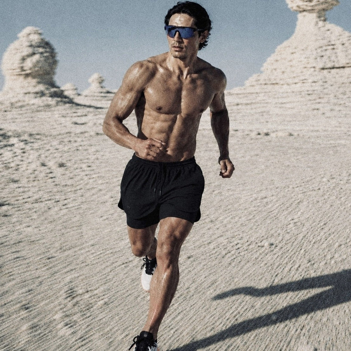Short de running Tempo NoirLite dans le désert